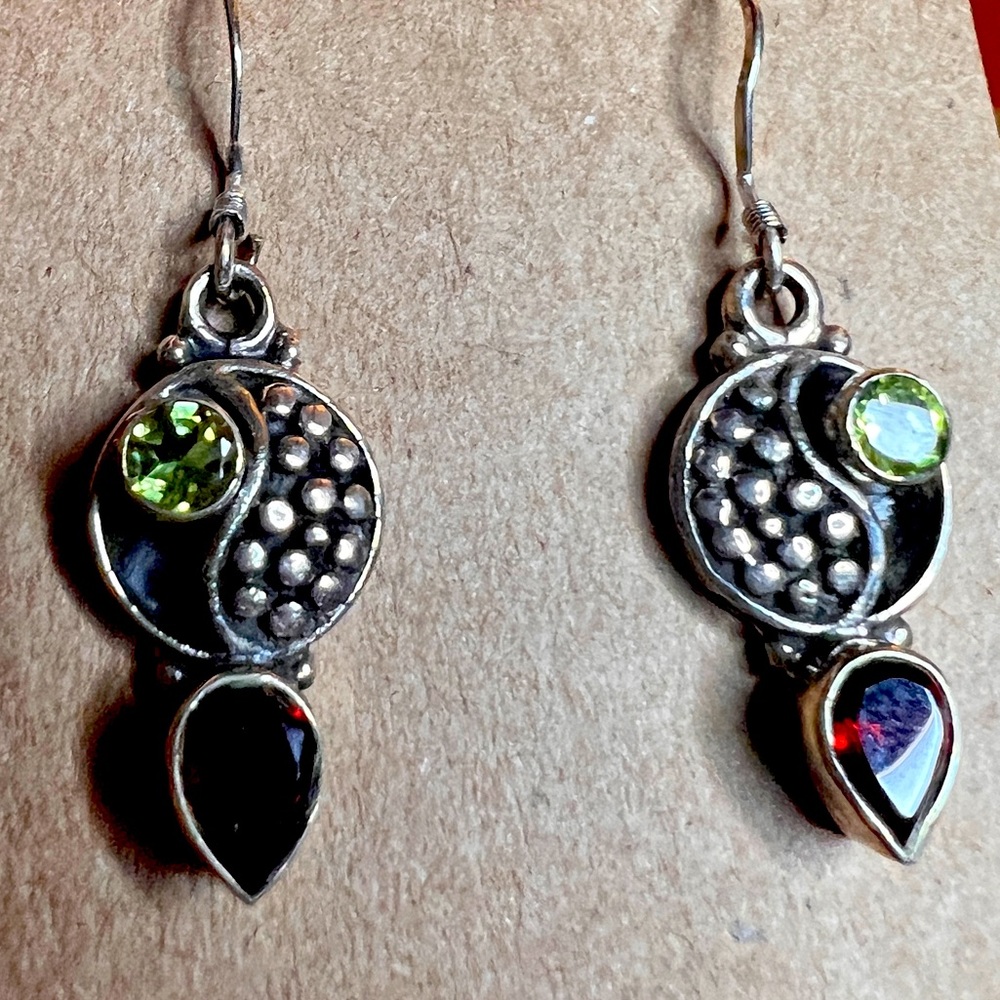 Peridot and Garnet Yin Yang Sterling Silver  .925 setting
